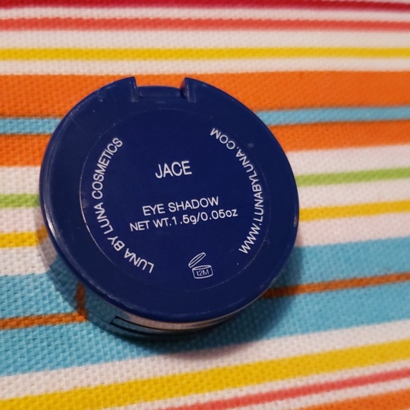 🌺Eyeshadow - Picture 3 of 3